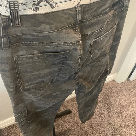 Level 99 Pants - Picture 7 of 9